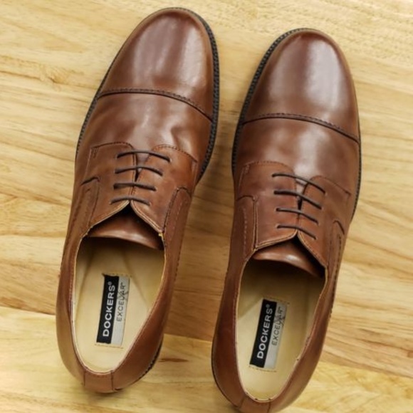dockers cap toe oxford